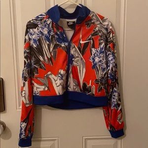 Women’s Nike cropped zip up